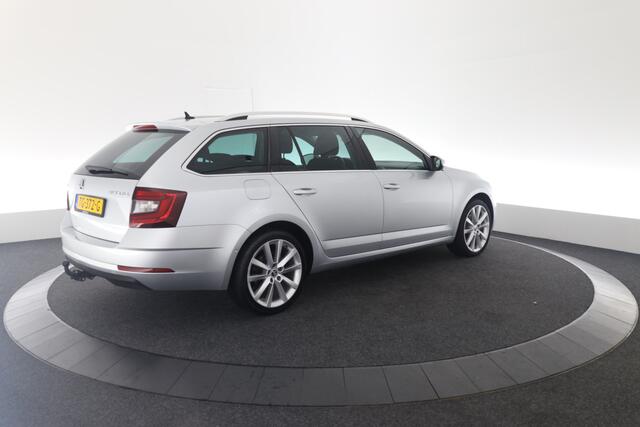 Skoda OCTAVIA Combi 1.0 TSI Style Business Automaat | Leer | LED | Trekhaak