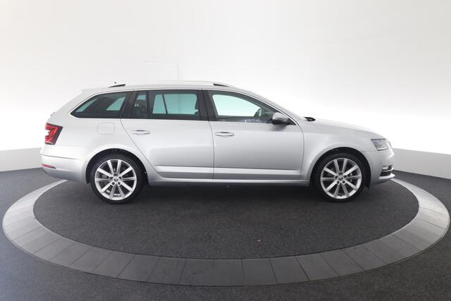 Skoda OCTAVIA Combi 1.0 TSI Style Business Automaat | Leer | LED | Trekhaak