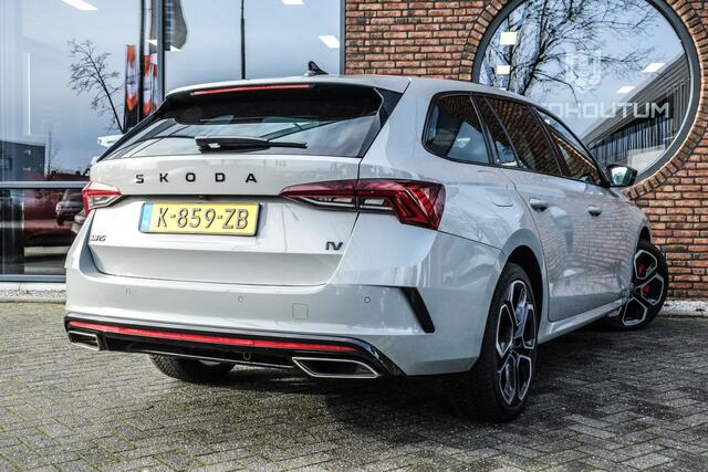 Skoda OCTAVIA Combi 1.4 TSI RS iV PHEV Business Panoramadak, Trekhaak, ACC, Achteruitrijcamera