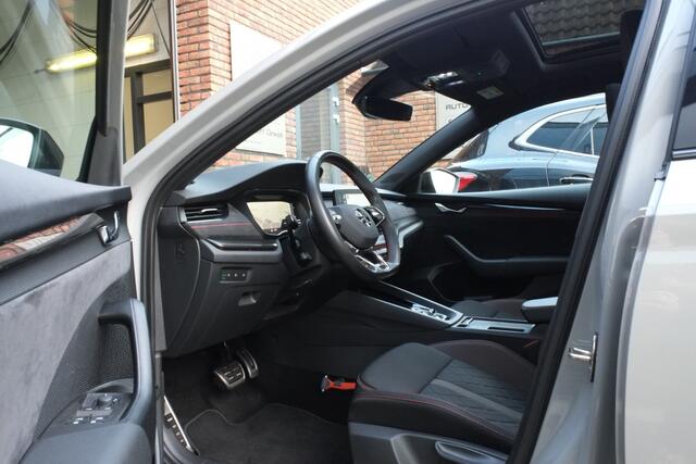 Skoda OCTAVIA Combi 1.4 TSI RS iV PHEV Business Panoramadak, Trekhaak, ACC, Achteruitrijcamera