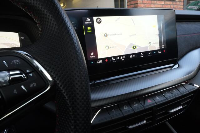 Skoda OCTAVIA Combi 1.4 TSI RS iV PHEV Business Panoramadak, Trekhaak, ACC, Achteruitrijcamera