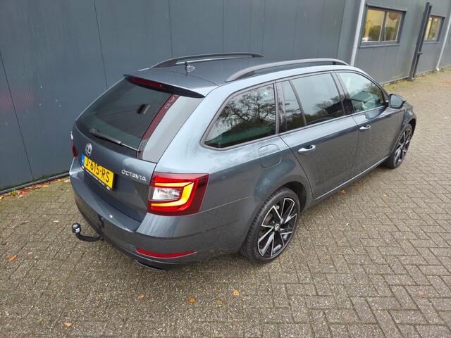 Skoda OCTAVIA Combi 1.5 TSI Greentech Sport Business | Trekhaak | Sportstoelen