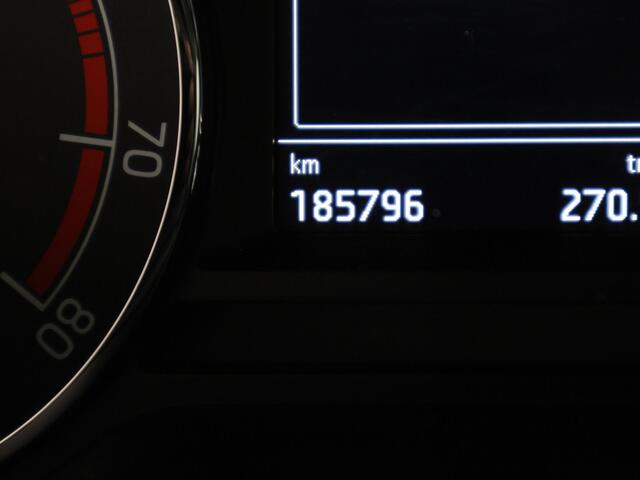 Skoda OCTAVIA Combi 1.0 TSI Greentech Ambition Business Automaat | Navigatie | Trekhaak | Privacy Glass |