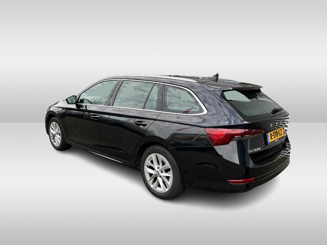 Skoda OCTAVIA Combi 1.5 e-TSI 150pk Style DSG Automaat Parkeersensoren / Navigatie / Stoelverwarming / Digital Cockpit