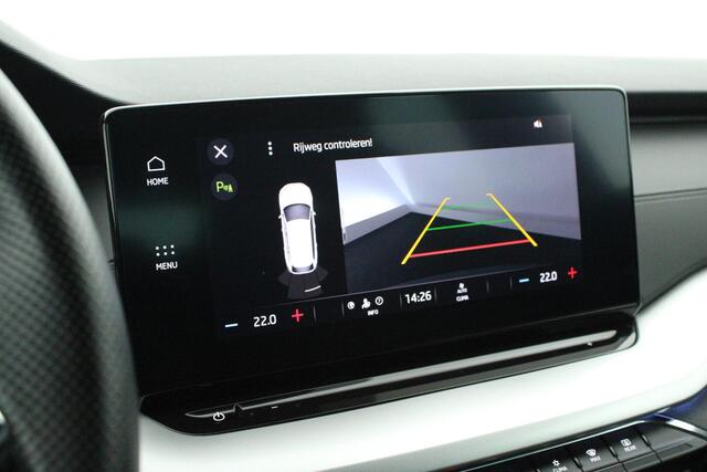 Skoda OCTAVIA Combi 1.0 TSI 110pk Sport Business Trekhaak Camera ACC Navigatie