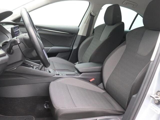 Skoda OCTAVIA 1.5 TSI Business Edition 150PK Trekhaak, 18" LM Velgen, Achteruitrijcamera, Keyless, LED, App-Connect,