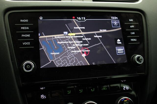 Skoda OCTAVIA Combi 1.0 TSI Greentech Ambition Business Automaat - Carplay, Navi, Cruise