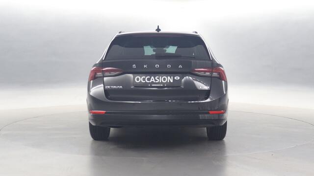 Skoda OCTAVIA Combi 1.0 e-TSI 110pk Business Edition DSG / Navigatie / Cruise Control / Parkeersensoren