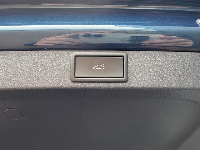 Skoda OCTAVIA Combi 1.5 TSi 150pk First Edition SCHUIFDAK/VIRTUAL/CARPLAY/TREKHAAK/18INCH/STOELVERWARMING