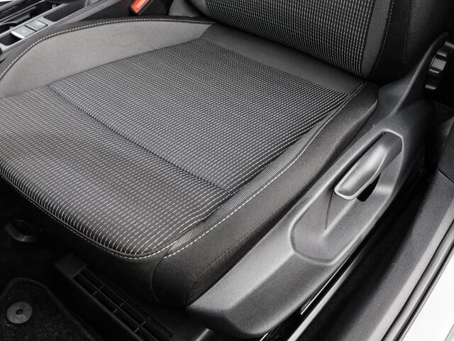 Skoda OCTAVIA Combi 1.5 TSI 115pk DSG MHEV Business Edition Plus · Camera · Apple/Android Car Play · Elek. Trekhaak · P-Sensoren · Elek. Achterklep · Keyless · 17'' Inch · Garantie t/m 29-09-2028 of 100.000km