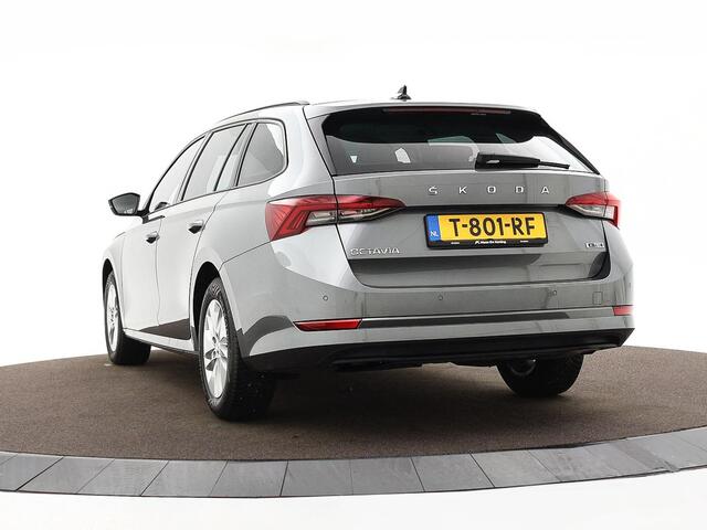 Skoda OCTAVIA Combi 1.0 e-TSI 110pk DSG Business Edition · Apple/Android Car Play · Adaptive Cruise Control · Navigatie · P-Sensoren · Stoelverwarming · 16'' Inch · Garantie t/m 21-08-2027 of 100.000km