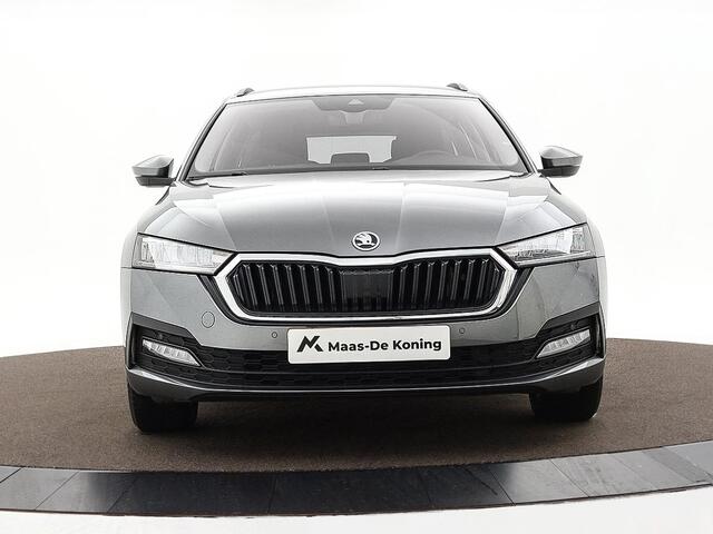 Skoda OCTAVIA Combi 1.0 e-TSI 110pk DSG Business Edition · Apple/Android Car Play · Adaptive Cruise Control · Navigatie · P-Sensoren · Stoelverwarming · 16'' Inch · Garantie t/m 21-08-2027 of 100.000km