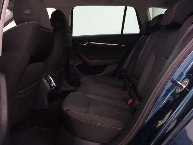 Skoda OCTAVIA 1.0 TSI Business Edition | Stoelverwarming | Trekhaak | Camera | Head-Up | Stuurverwarming | Carplay | Navigatie | Memory | Getint glas | Parkeerhulp |