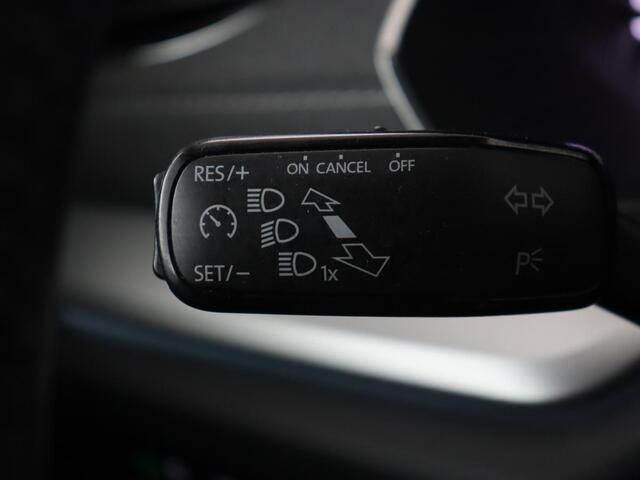 Skoda OCTAVIA 1.0 TSI Business Edition | Stoelverwarming | Trekhaak | Camera | Head-Up | Stuurverwarming | Carplay | Navigatie | Memory | Getint glas | Parkeerhulp |