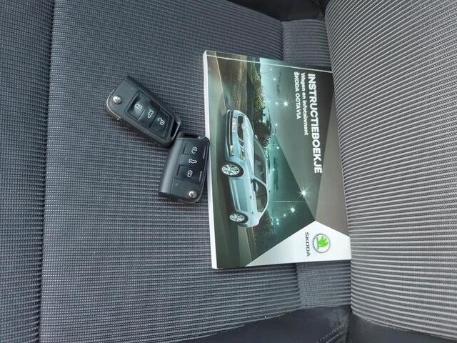 Skoda OCTAVIA Combi 1.0 TSI Greentech Business Edition / TREKHAAK/ STOELVERWARM./ NAVI/ CLIMA