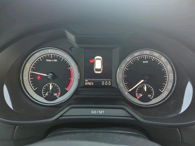 Skoda OCTAVIA Combi 1.0 TSI Greentech Business Edition / TREKHAAK/ STOELVERWARM./ NAVI/ CLIMA