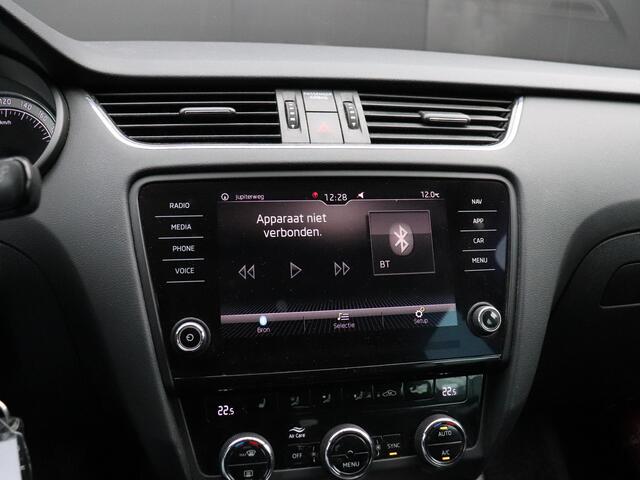 Skoda OCTAVIA Combi 1.0 TSI Greentech Business Edition | TREKHAAK | PDC | STOELVERW. | CRUISE | NAVI | APPLE CARPLAY |