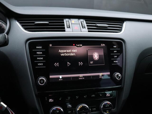 Skoda OCTAVIA Combi 1.0 TSI Greentech Style Business | TREKHAAK | PDC | CRUISE | APPLE CARPLAY | NAVI | STOELVERW. |