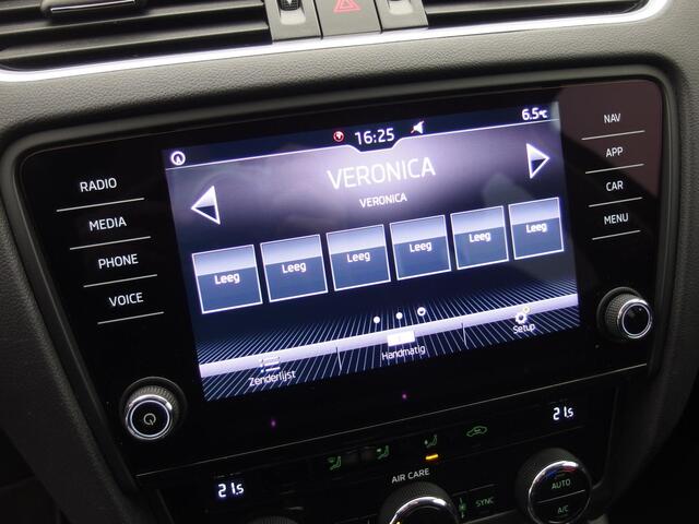 Skoda OCTAVIA Combi 1.0 TSI Greentech Ambition Business TREKHAAK / NAVI / CLIMA / PDC / CARPLAY / CRUISE / NL-AUTO