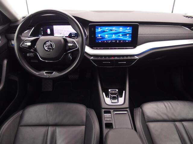 Skoda OCTAVIA Combi 1.0 e-TSI Business Edition Plus AUTOMAAT / LEDER / STOELVERW / CAMERA / KEYLESS / CARPLAY / SFEER / FULL LED / NL-AUTO