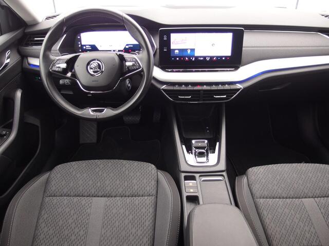 Skoda OCTAVIA Combi 2.0 TDI AUTOMAAT / FULL LED / KEYLESS / VIRTUAL / CARPLAY / CAMERA / STOELVERW / HEAD-UP