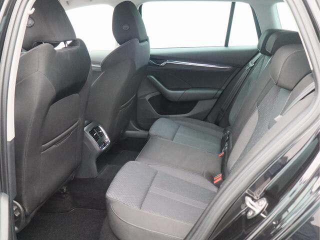 Skoda OCTAVIA Combi 1.5 e-TSI Business Edition Plus/ automaat/ zeer mooi!