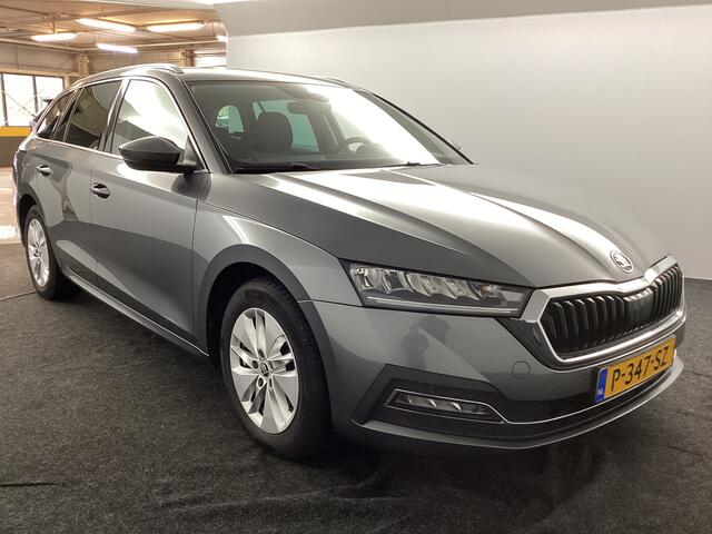 Skoda OCTAVIA Combi 1.0 TSI Ambition | PDC | Trekhaak | Getint glas |* 27 t/m 31 dec eindejaarsshow!!