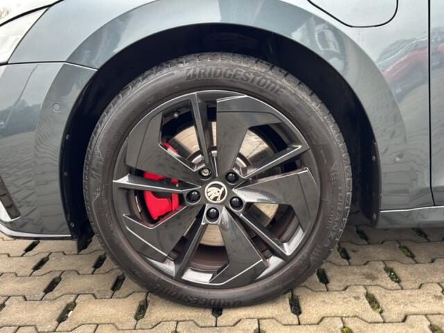 Skoda OCTAVIA 1.4 DSG RS IV PANO-DAK/HUD/CAMERA/STOEL-STUURVERW/CRUISE/