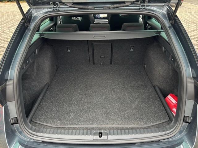 Skoda OCTAVIA 1.4 DSG RS IV PANO-DAK/HUD/CAMERA/STOEL-STUURVERW/CRUISE/