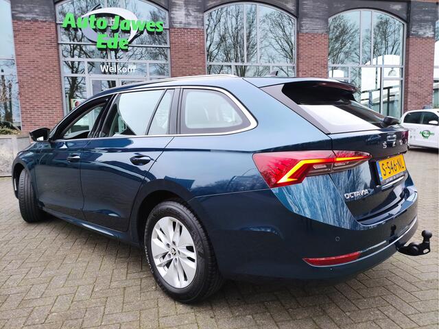 Skoda OCTAVIA Combi 1.0 TSI Business Edition Wegklapbare trekhaak - Chroompakket - Elektrische achterklep - NL auto