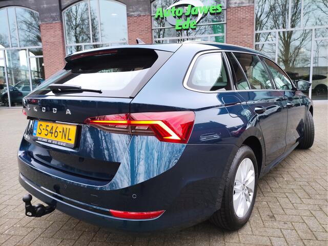 Skoda OCTAVIA Combi 1.0 TSI Business Edition Wegklapbare trekhaak - Chroompakket - Elektrische achterklep - NL auto