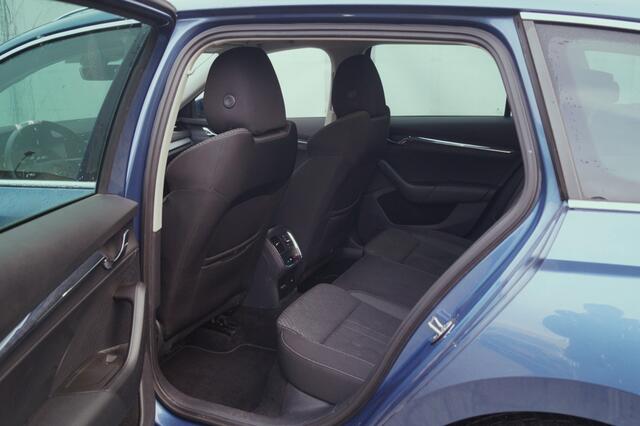 Skoda OCTAVIA Combi 1.0 TSI 110pk Business Edition Plus -NAVI-DIGI-ECC-