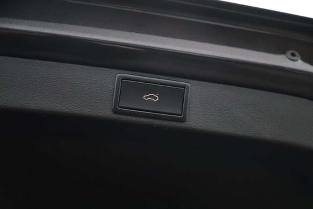 Skoda OCTAVIA Combi 1.0 TSI Business Edition 110PK Trekhaak LMV Virtual Cockpit Navigatie LED Carplay Android Elektrische Achterklep Parkeersensor