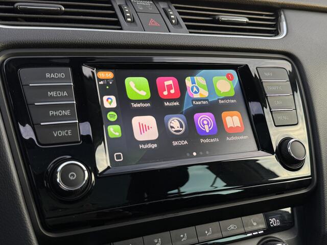 Skoda OCTAVIA Combi 1.2 TSI Greentech Style Pano/Trekhaak/Apple Carplay.
