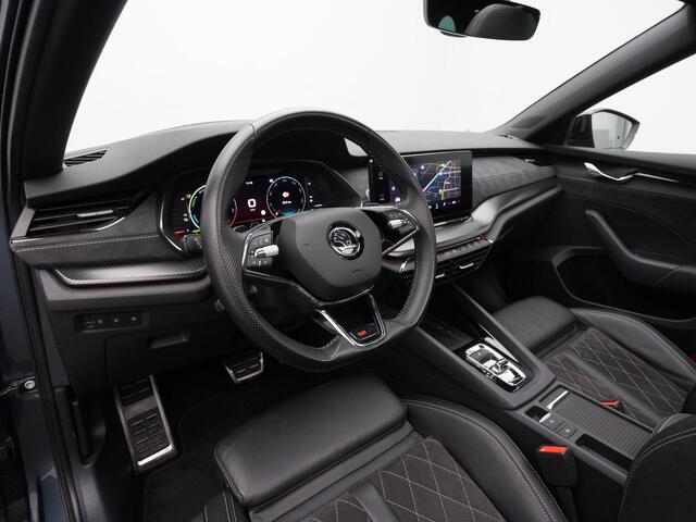 Skoda OCTAVIA Combi 1.4 TSI 245 pk DSG RS iV PHEV Business | Panoramadak | Geheugen-/massagestoelen | Head-up display | Canton | Leder/alcantara | Stuur-/achterbankverwarming | Matrix LED