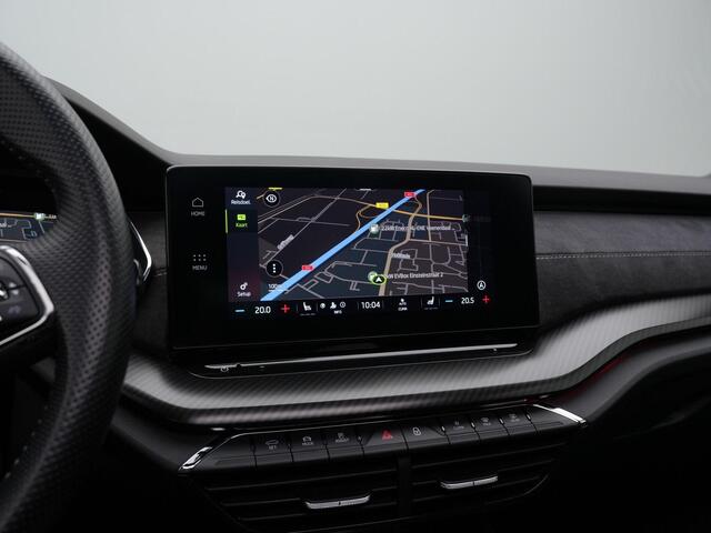 Skoda OCTAVIA Combi 1.4 TSI 245 pk DSG RS iV PHEV Business | Panoramadak | Geheugen-/massagestoelen | Head-up display | Canton | Leder/alcantara | Stuur-/achterbankverwarming | Matrix LED