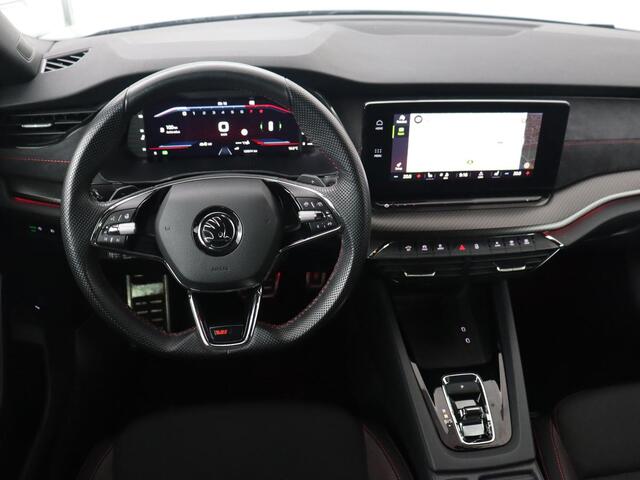 Skoda OCTAVIA 2.0 TSI RS | 245pk | Trekhaak | Stoelverwarming | Adaptive cruise | Camera | Sfeerverlichting | Navigatie | Canton Sound | Sportstoelen | Virtual Cockpit | Full LED