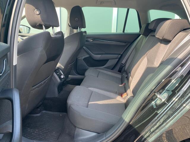 Skoda OCTAVIA Combi 1.5 e-TSI 150pk DSG Business Edition | Camera | 18"Lmv