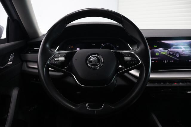 Skoda OCTAVIA Combi 1.4 TSI iV Business | Automaat | Trekhaak | Camera