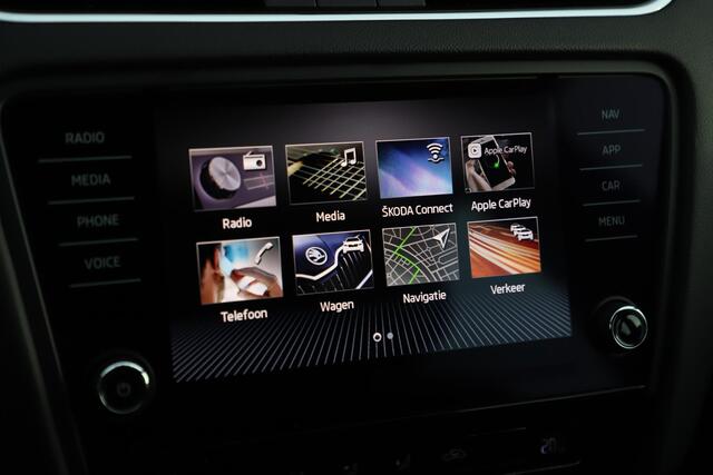 Skoda OCTAVIA Combi 1.0 TSI Greentech Business Edition NAP Trekhaak LMV Navigatie Carplay Android Climate Cruise Control LED Parkeersensor