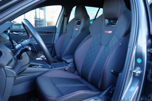 Skoda OCTAVIA Combi 1.4 TSI RS 245 PK iV PHEV BNS, Winterpakket, 4 x Stoelverwarming, Camera