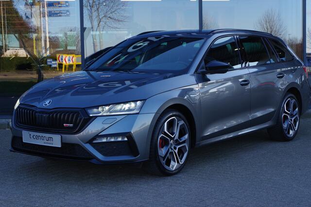 Skoda OCTAVIA Combi 1.4 TSI RS 245 PK iV PHEV BNS, Winterpakket, 4 x Stoelverwarming, Camera