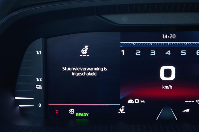 Skoda OCTAVIA Combi 1.4 TSI RS 245 PK iV PHEV BNS, Winterpakket, 4 x Stoelverwarming, Camera