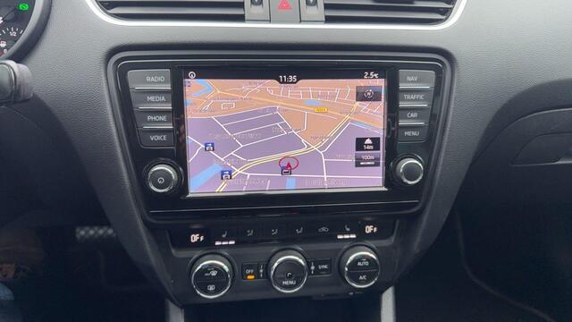Skoda OCTAVIA Combi 1.4 TSI Greentech Style Business 1500KG Trekgewicht