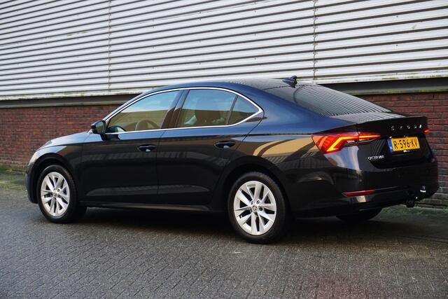 Skoda OCTAVIA 1.0 TSI Business Edition Plus/Trekhaak/Leer/ 100%-Dealeronderhouden.