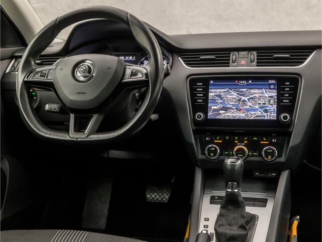 Skoda OCTAVIA Combi 1.0 TSI Sportline Automaat (FACELIFT, APPLE CARPLAY, ADAPTIVE CRUISE CONTROL, STOELVERWARMING, SPORTSTOELEN, TREKHAAK, WITTE STIKSELS, NIEUWSTAAT)