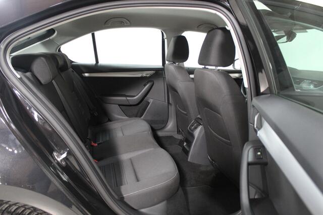 Skoda OCTAVIA 1.0 TSI Ambition Bns | Trekhaak | Dealer Oh | NL-auto | 63DKM!