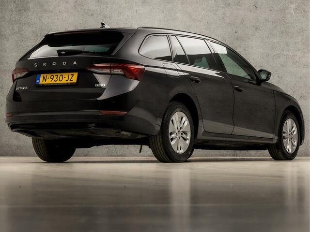 Skoda OCTAVIA Combi 1.0 e-TSI Sportline VIRTUAL COCKPIT, APPLE CARPLAY, GROOT NAVI, CAMERA, GETINT GLAS, SPORTSTOELEN, LED KOPLAMPEN, SFEERVERLICHTING, NIEUWSTAAT)