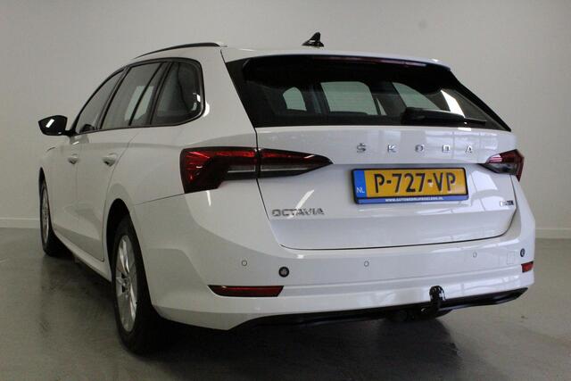 Skoda OCTAVIA Combi 1.0 e-TSI Ambition | TREKHAAK | CLIMA | 16'LMV | CRUISE | NAVIGATIE | PDC-A | CARPLAY | DAB-RAD |