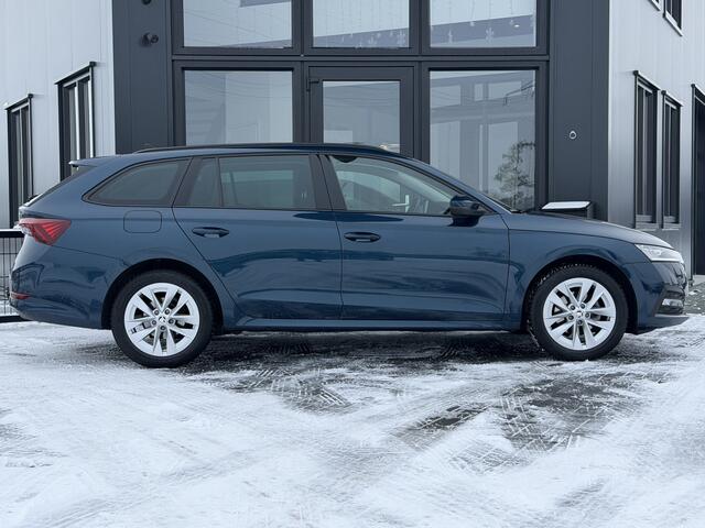 Skoda OCTAVIA Combi 1.0 e-TSI Business Edition Verw. stuur & stoelen | Trekhaak | Compleet!